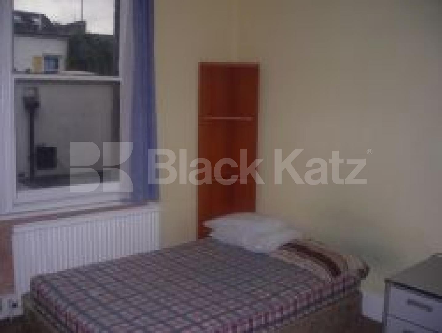 			VIEWINGS ARE HIGHLY RECOMMENDED!, 2 Bedroom, 1 bath, 1 reception Flat			 South End Road, HAMPSTEAD NW3